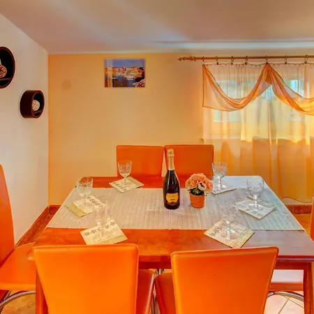 Avdi Apartment *
